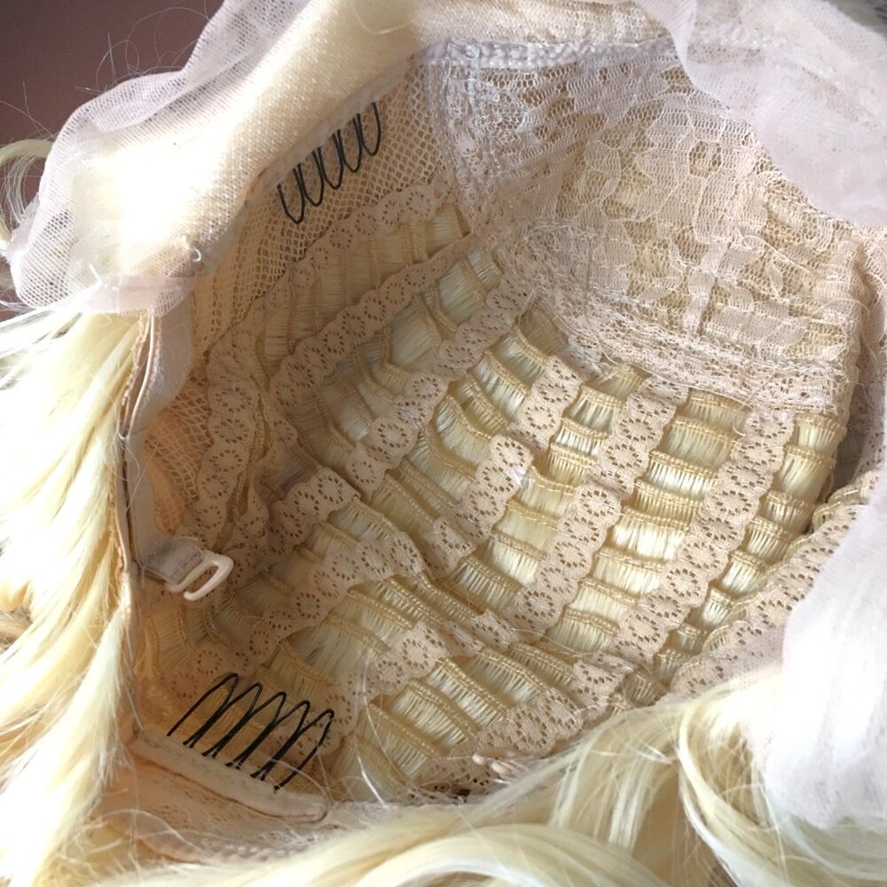 Lacefront - Light Natural Bouncy Curly Blonde Wig - NEW!!! - Picture 6 of 10